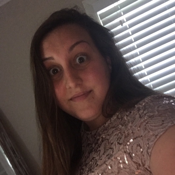 Meet your Posher, Vanessa - Picture 1 of 1